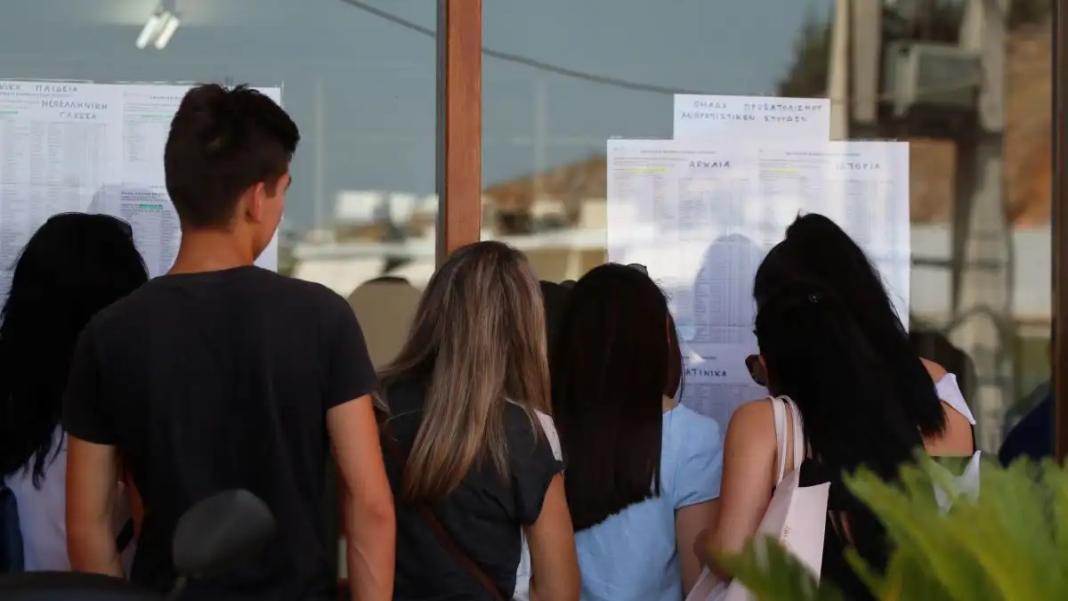 Βάσεις 2025: Ανακοινώνονται στις 25 Ιουλίου, ποιες σχολές πέφτουν και ποιες ανεβαίνουν