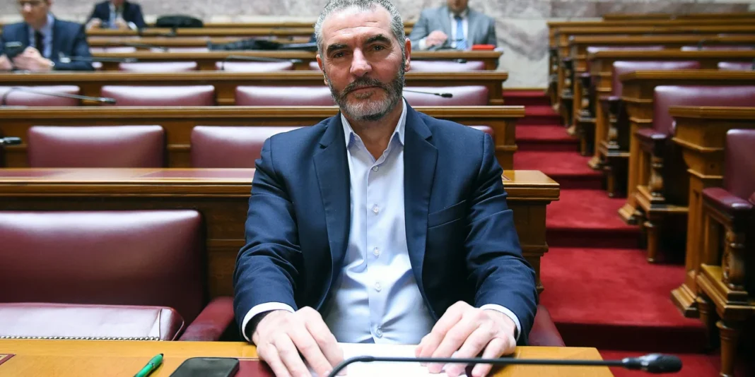 Απάντηση Χνάρη σε Αυγενάκη: «Ο πνιγμένος από τα μαλλιά του πιάνεται»