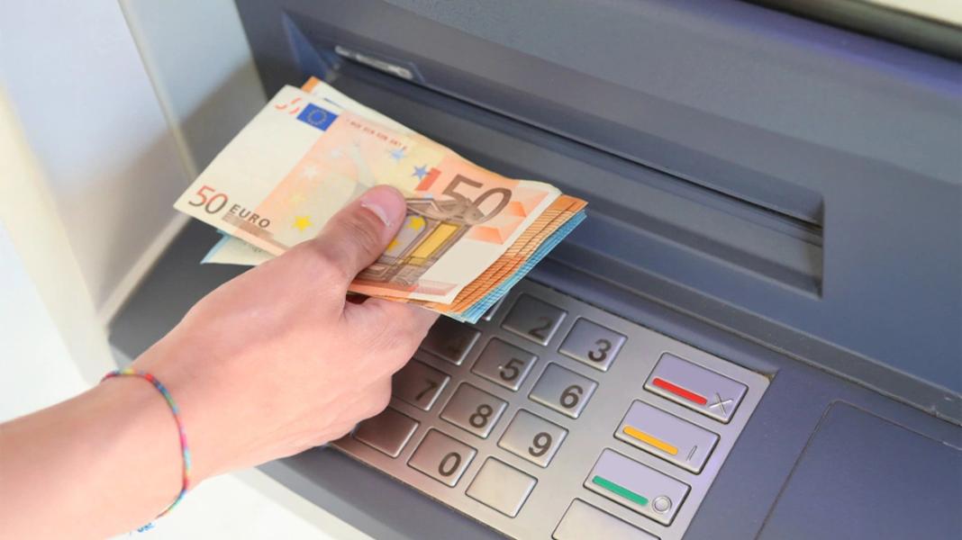 Επίδομα 400 ευρώ: Τη Δευτέρα 15 Σεπτεμβρίου «ανοίγουν» οι αιτήσεις για τους δικαιούχους