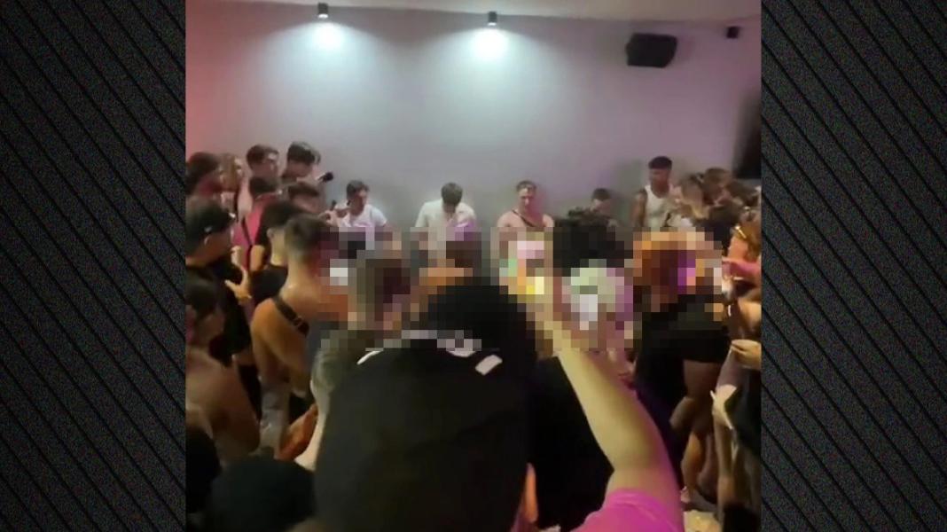 Σάλος για τον ερωτικό «διαγωνισμό» μεταξύ τουριστών σε κλαμπ – Στο μικροσκόπιο η γνησιότητα του βίντεο