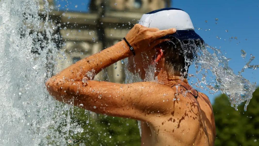 Καιρός: Ο θερμικός θόλος που «έλιωσε» την Ευρώπη έρχεται στη χώρα μας – Ξεκινά 4ημερο καύσωνα με 43 βαθμούς από τη Δευτέρα