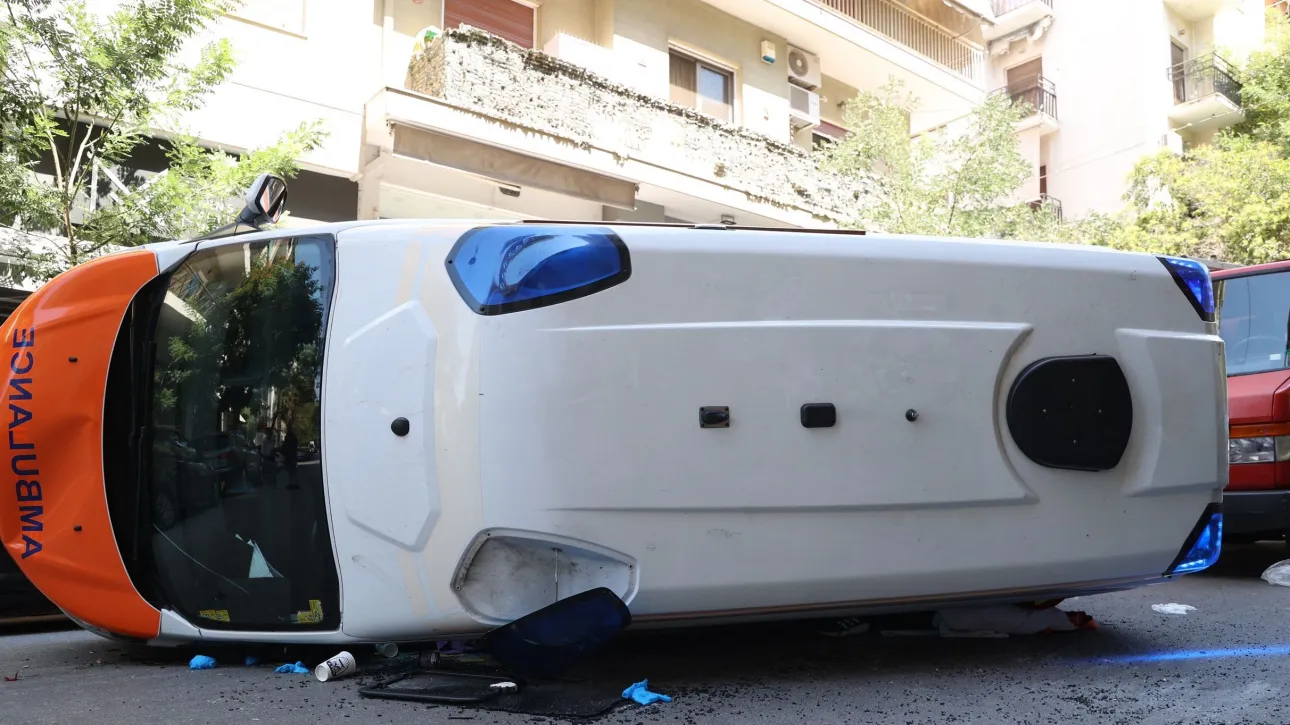 Ανετράπη ασθενοφόρο – Σκοτώθηκε ο ασθενής που μετέφερε
