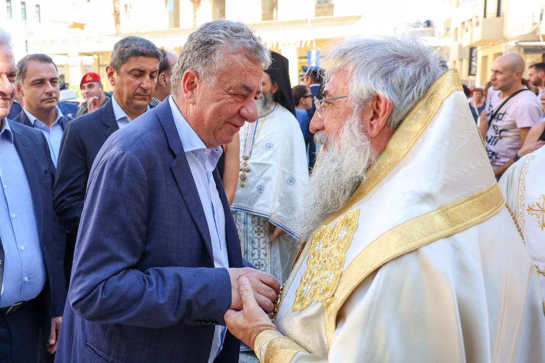 Ο Περιφερειάρχης Κρήτης στο Αρχιερατικό Συλλείτουργο για την εορτή του Αγ. Αποστόλου Τίτου και κατάθεση στεφάνων στην επιμνημόσυνη δέηση για την σφαγή της 25ης Αυγούστου 1898