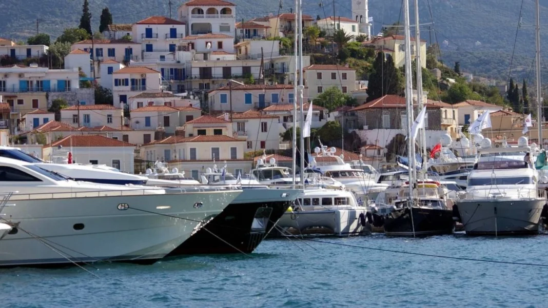 Τραυματίστηκε τουρίστρια που επέβαινε σε σκάφος – Συνελήφθη ο καπετάνιος