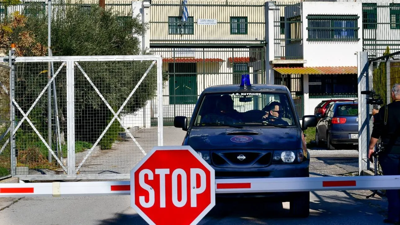 Τροφική δηλητηρίαση για δεκάδες κρατούμενους φυλακών – Στο νοσοκομείο επτά