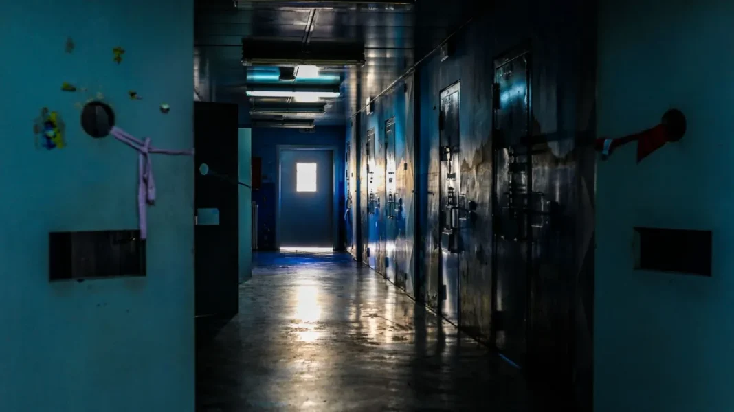 Νεκρός 34χρονος κρατούμενος σε αστυνομικό τμήμα