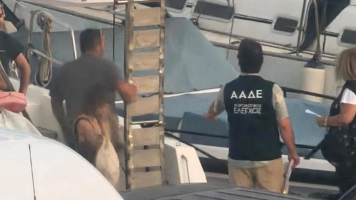 Έφοδος της ΑΑΔΕ σε τουριστικά σκάφη – Στο 43% το ποσοστό παραβατικότητας