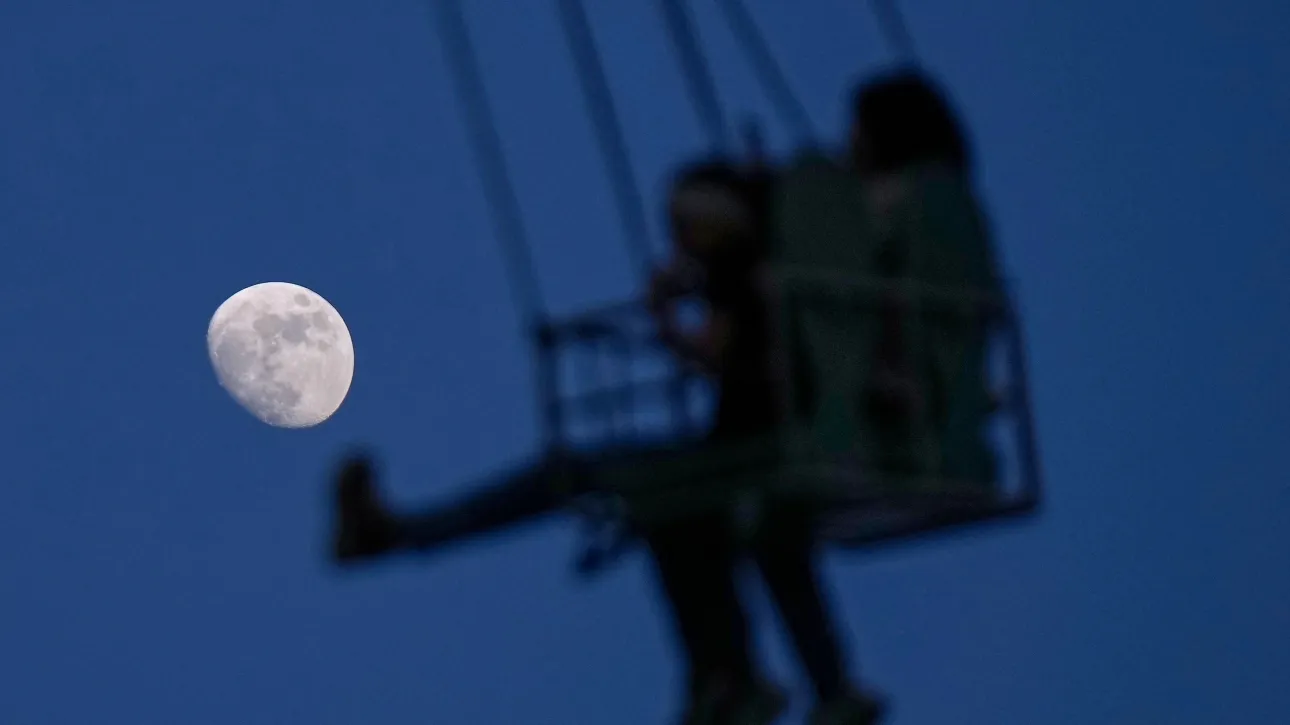 Πανικός σε λούνα παρκ στην Ινδία: Περιστρεφόμενος δίσκος έπεσε από 15 μέτρα – 4 τραυματίες