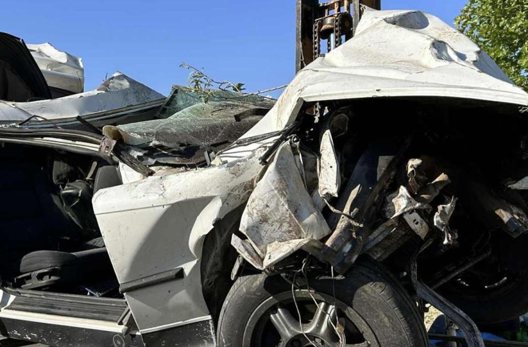 «Ράγισαν» καρδιές στην κηδεία των δύο 16χρονων που έχασαν τη ζωή τους σε τροχαίο
