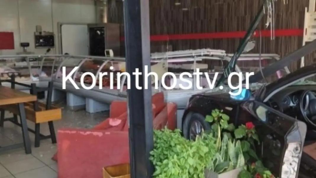 Αυτοκίνητο «μπούκαρε» σε κρεοπωλείο – Εικόνες