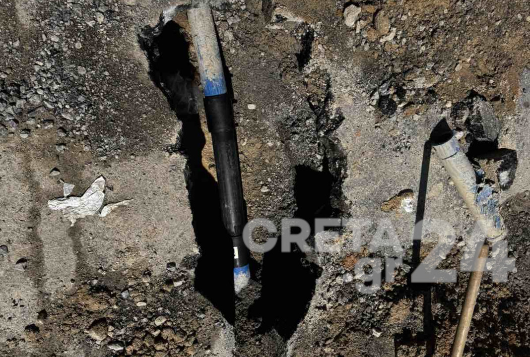 Πλημμύρισε δρόμος στις Πατέλες από σπασμένο αγωγό