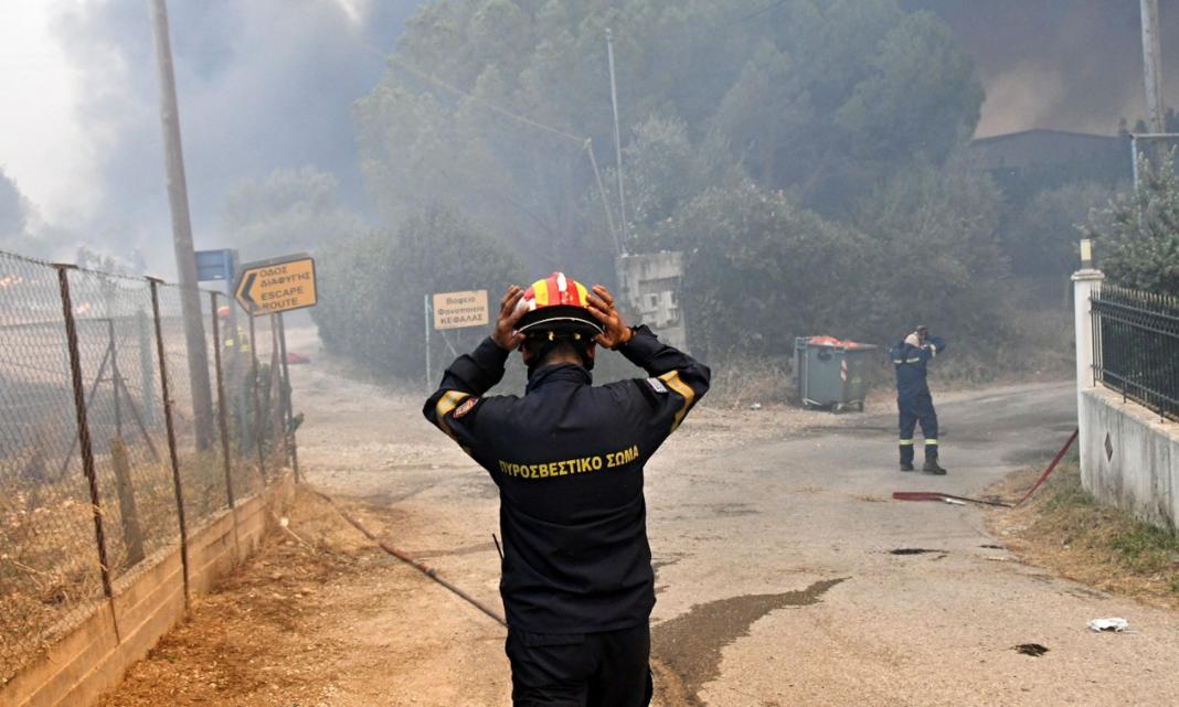 Ανεξέλεγκτη φωτιά στην Πάτρα, εκκένωση οικισμών – Μεγάλες πυρκαγιές σε Χίο, Ζάκυνθο