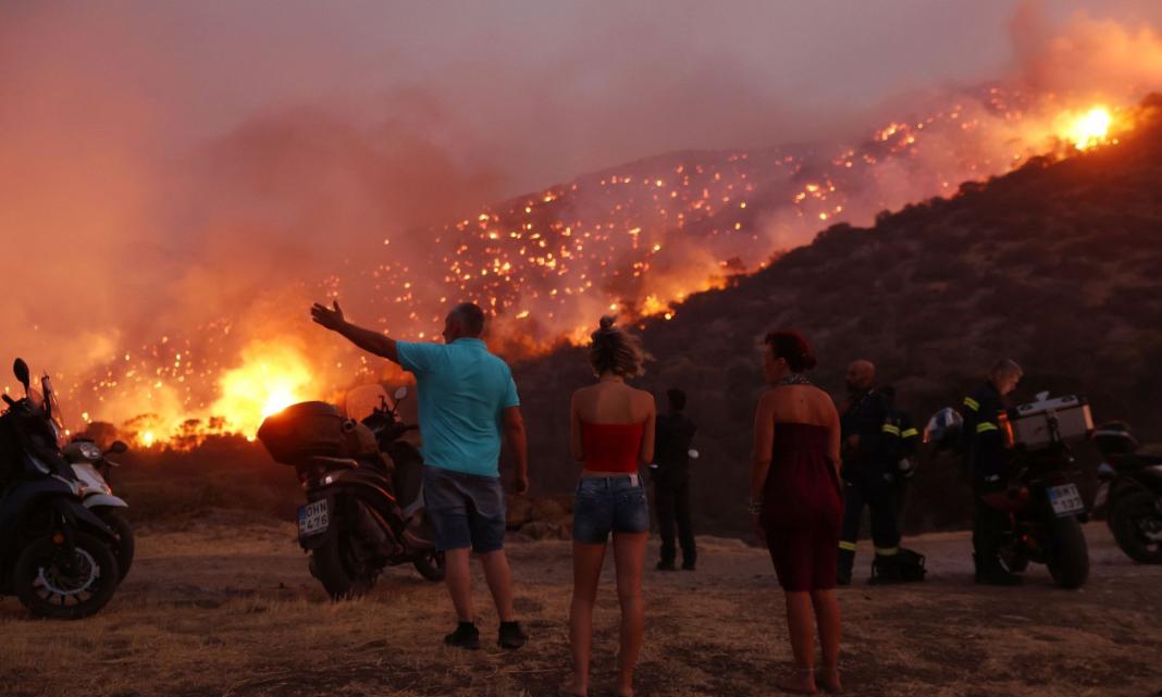 Φωτιά στην Κερατέα: Υπό έλεγχο η πυρκαγιά – 40.000 τα καμένα στρέμματα σύμφωνα με την πρώτη εκτίμηση