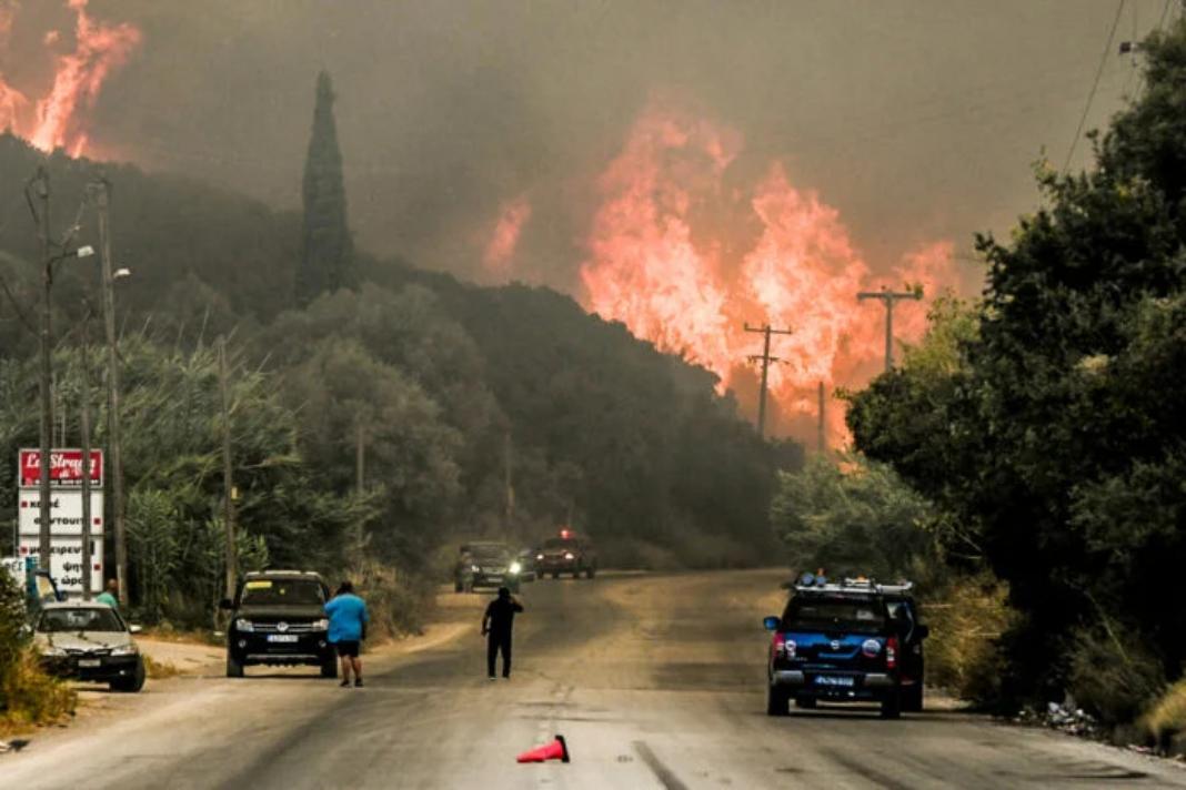 Ομολόγησε 19χρονος για εμπρησμό στα Συχαινά της Πάτρας – Τρεις συλλήψεις και μια προσαγωγή για τις φωτιές στην Αχαΐα
