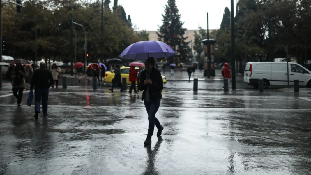 Φθινοπωρινό διάλειμμα με βροχές, καταιγίδες και 5.000 κεραυνούς- Από Παρασκευή επιστρέφουν τα 40άρια