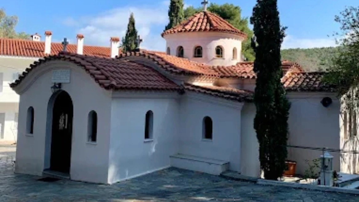 Έκλεψαν τάματα από μοναστήρι