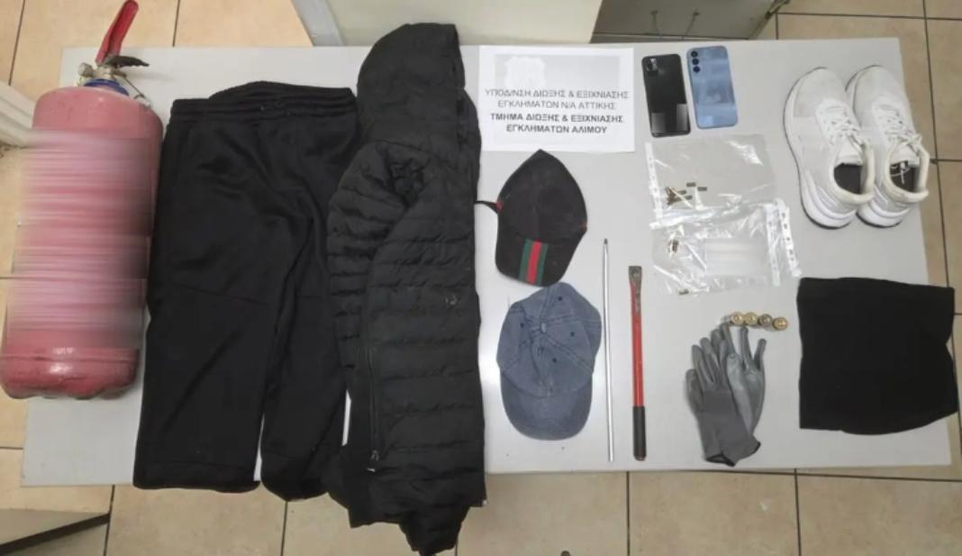 Eξάρθρωση εγκληματικής οργάνωσης που είχε διαπράξει 15 κλοπές και διαρρήξεις – Συλλήψεις μετά από καταδίωξη