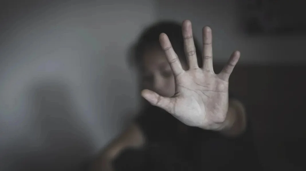 53χρονος απείλησε την 51χρονη σύντροφό του – «Θα σφάξω εσένα, την κόρη σου και τον πρώην σύζυγό σου»