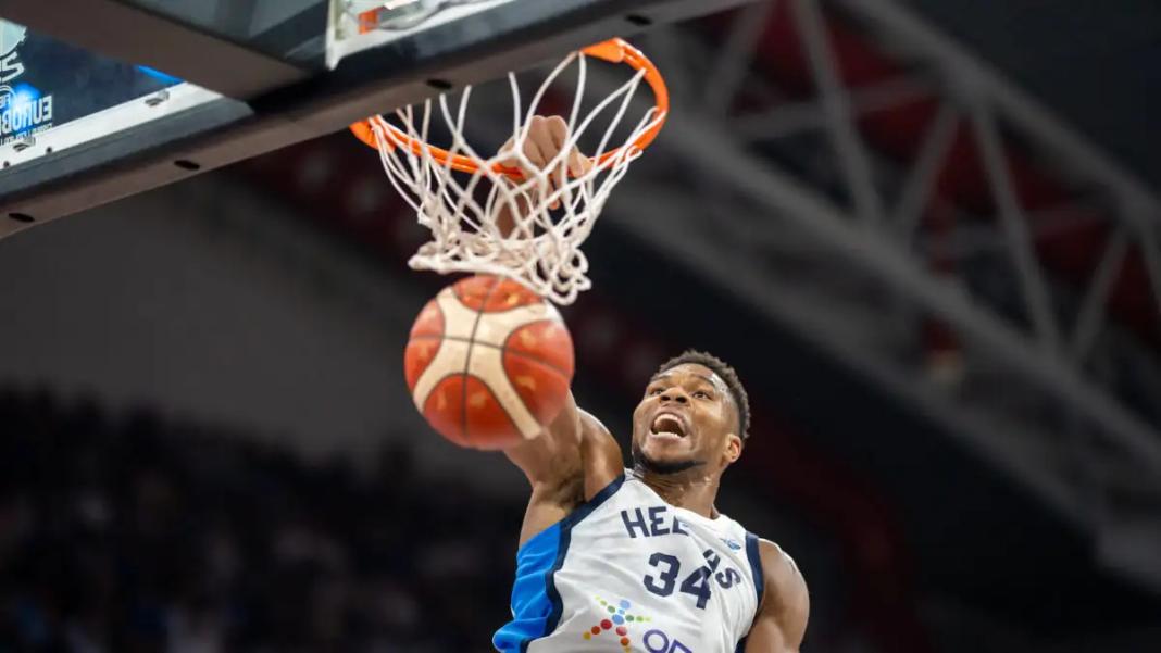 Ελλάδα – Ιταλία 75-66: Ο Γιάννης Αντετοκούνμπο ισοπέδωσε τους Ιταλούς στην πρεμιέρα της γαλανόλευκης στο Eurobasket 2025