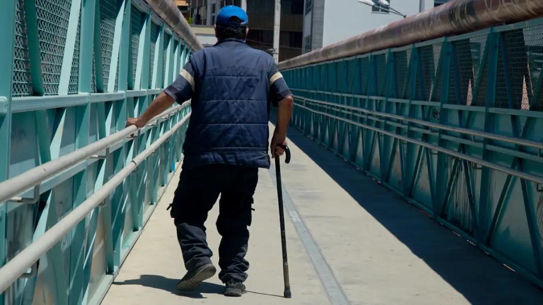 Εγκαταστάθηκαν παράνομα σε σπίτι ηλικιωμένου με κινητικά προβλήματα – 7 συλλήψεις, ανάμεσά τους ανήλικοι