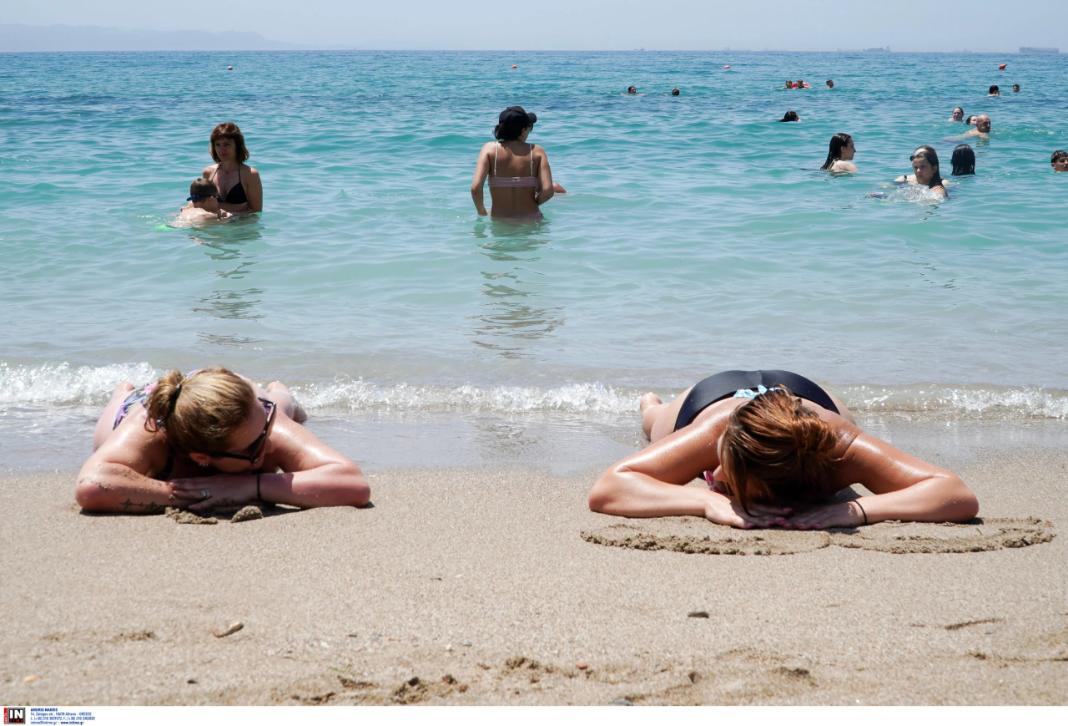Συνελήφθη 68χρονος που φωτογράφιζε κρυφά 29χρονη με το μαγιό της σε παραλία