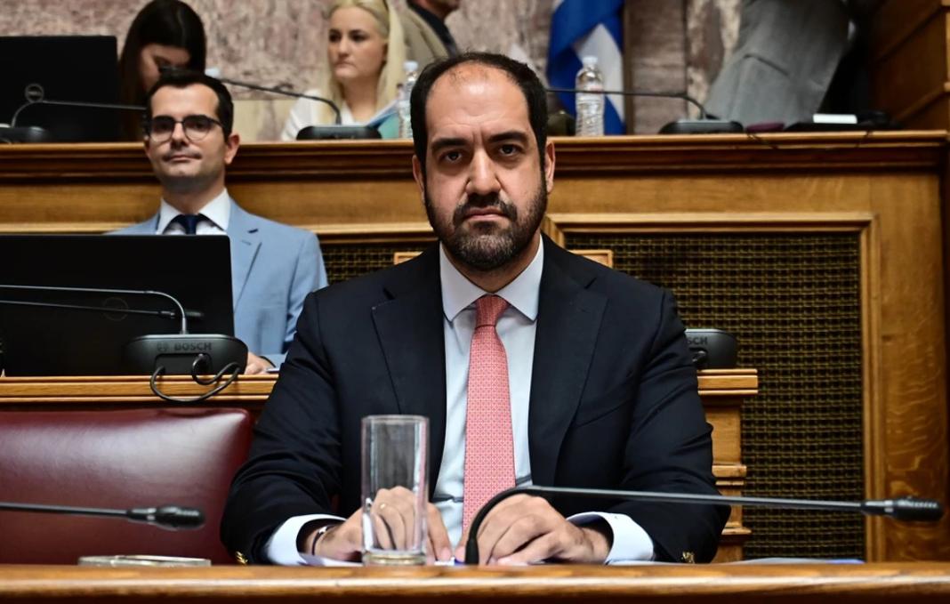 Επίθεση του υπουργού Πολιτικής Προστασίας στον Δήμαρχο της Πάτρας για τις φωτιές: «Στάθηκε κατώτερος των περιστάσεων»