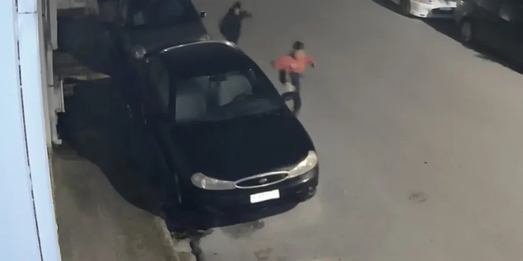 Νεαροί έσπαγαν αυτοκίνητα για… πλάκα – Ζούμε σε ομηρία, λένε οι κάτοικοι