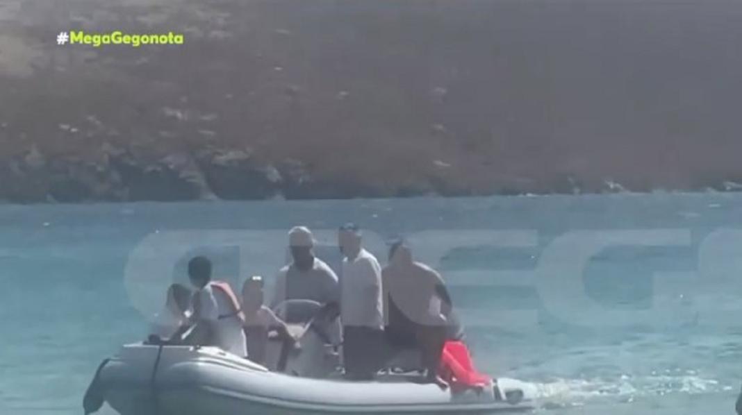 Καρέ καρέ η δραματική διάσωση 9 παιδιών που παρασύρθηκαν από τους θυελλώδεις ανέμους – Βίντεο