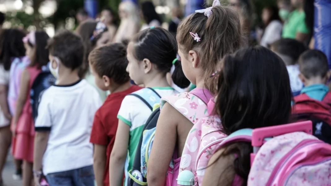 Δημογραφικό: Μειωθήκαμε κατά 500.000 άτομα, καταρρέουν οι γεννήσεις – Πότε ξεκίνησε η μείωση του πληθυσμού στην Ελλάδα