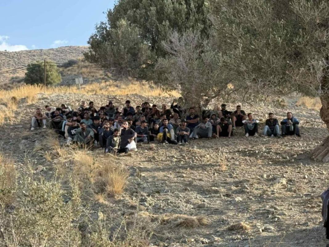 Μπαράζ αφίξεων παράτυπων μεταναστών -και πάλι- στην Κρήτη