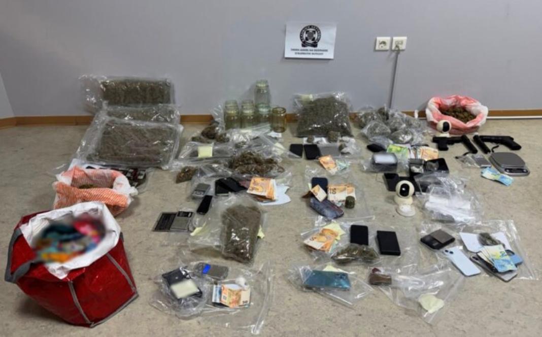 Εξιχνιάστηκε εγκληματικό δίκτυο στη διακίνηση ναρκωτικών – Συνελήφθησαν 11 άτομα