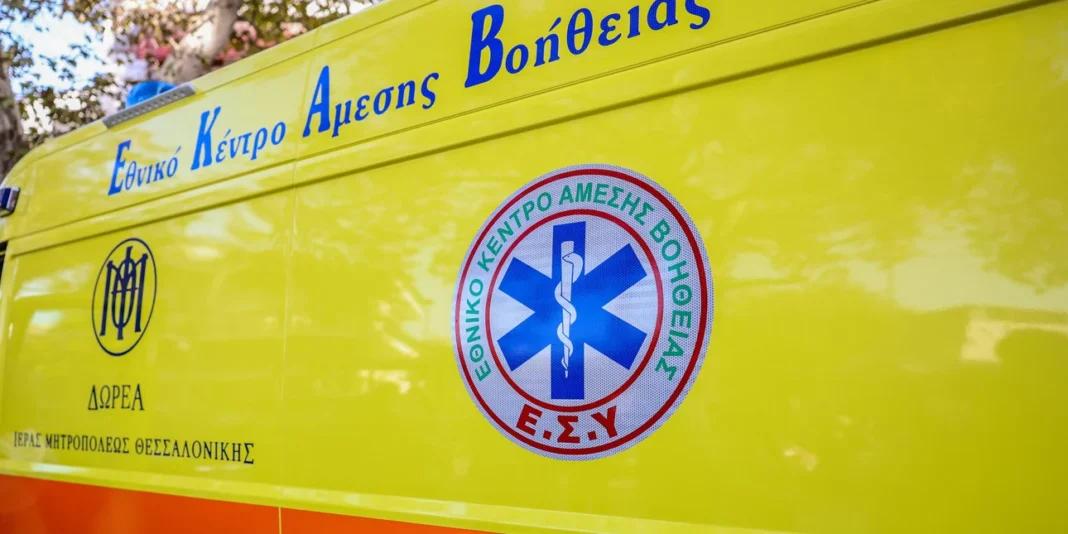 Μηχανή έπεσε σε κολώνα, νεκρός ο ένας αναβάτης, σε κρίσιμη κατάσταση ο δεύτερος