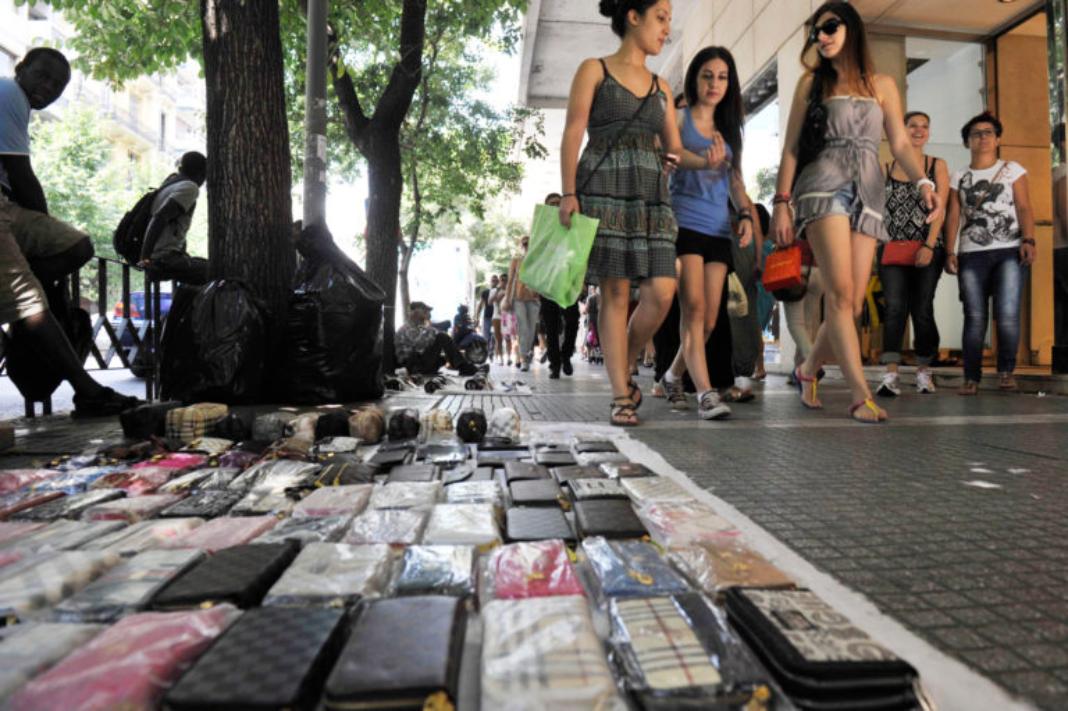 Περισσότερα από 600 προϊόντα «μαϊμού» κατέσχεσε η Ειδική Ομάδα Παρεμπορίου