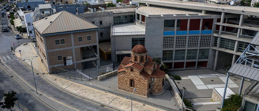 Περιμένουν ένα (καλό) λόγο