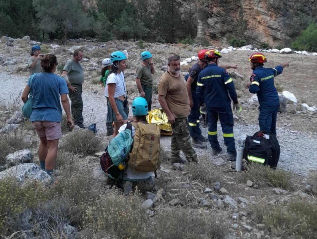 Κρίσιμη αλλά σταθερή η κατάσταση του 55χρονου μελισσοκόμου που τραυματίστηκε στο φαράγγι της Σαμαριάς