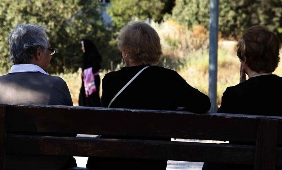 Συντάξεις: Έρχονται αυξήσεις έως και 81 ευρώ το 2026 – Οι 5 κατηγορίες που θα τις λάβουν