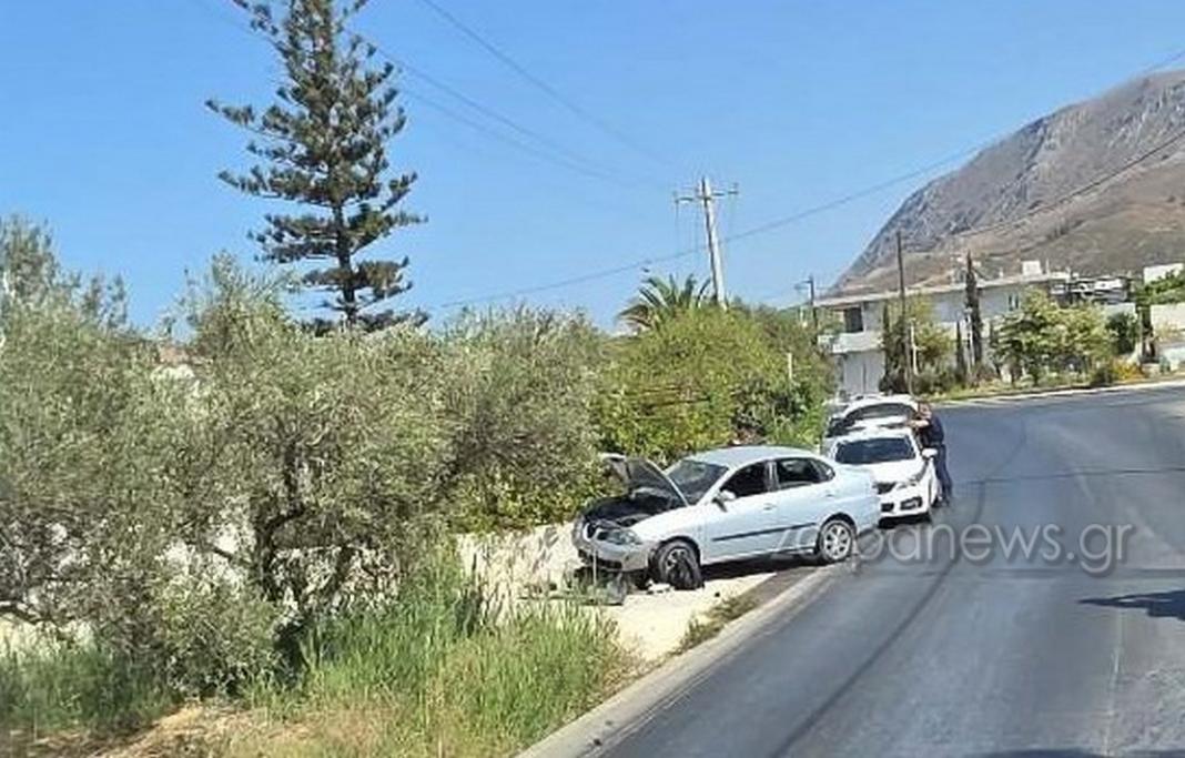 Κρήτη: Έχασε τον έλεγχο και καρφώθηκε σε τοιχίο σπιτιού – Εικόνες