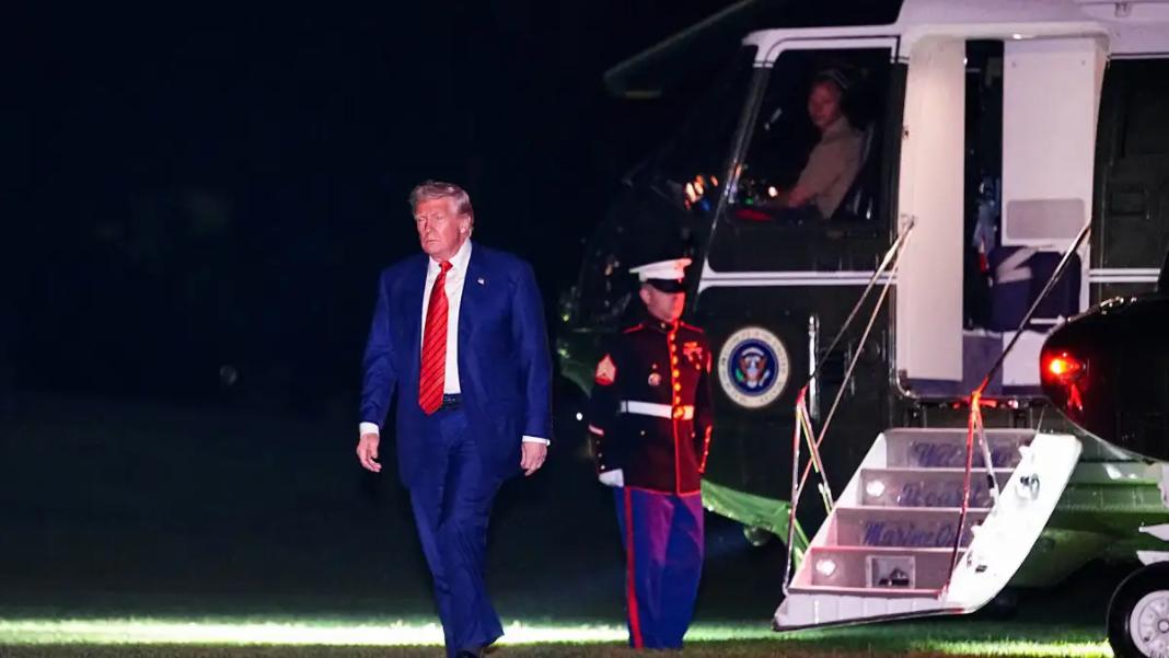 Ανάλυση New York Times: Πώς ο Ντόναλντ Τραμπ επιβάλλει τη δική του «αλήθεια» στις ΗΠΑ