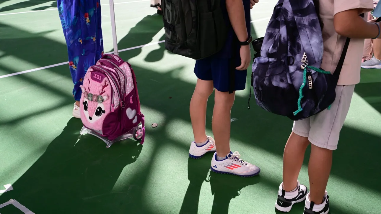Ανοίγουν τα σχολεία την Πέμπτη – Πρεμιέρα με αλλαγές στη διδακτέα ύλη και πολλαπλό βιβλίο