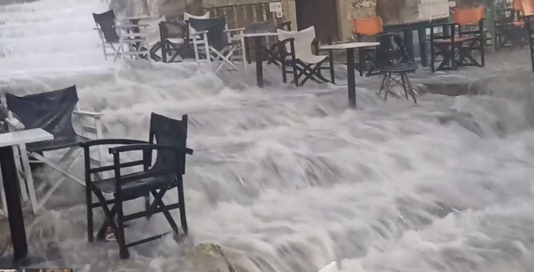 Προβλήματα σε Τσούτσουρα, Βιάννο και Μεσαρά: Ποτάμια οι δρόμοι και τα σοκάκια σε χωριά του Ηρακλείου – Bίντεο