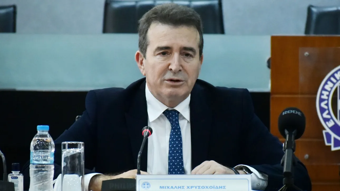 Χρυσοχοΐδης: Θα προσληφθούν 50 άοπλοι αστυνομικοί ως διαμεσολαβητές με τους Ρομά