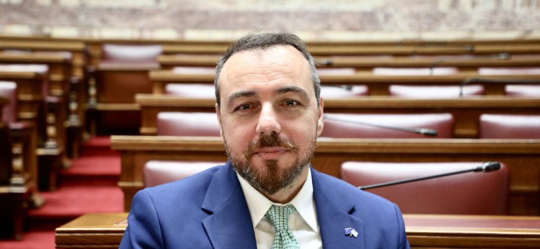 Φ.Παρασύρης: Πρέπει να πέσουν οι τόνοι στην Εκκλησία