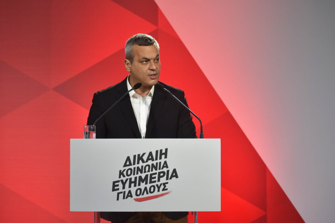 Στη χώρα των υπερπλεονασμάτων η πλειοψηφία των πολιτών “ζει” ελλειμματικά