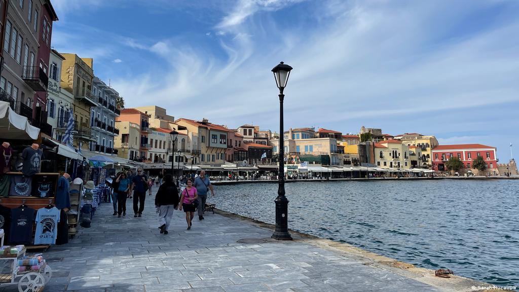 Τι ζήτησαν οι ξενοδόχοι από τον Περιφερειάρχη Κρήτης: Οι 13 προτεραιότητες για τον τουρισμό