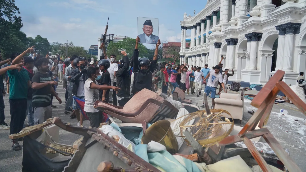 Τουλάχιστον 51 νεκροί στο Νεπάλ κατά τις αιματηρές διαδηλώσεις – Δραπέτευσαν 12.500 φυλακισμένοι