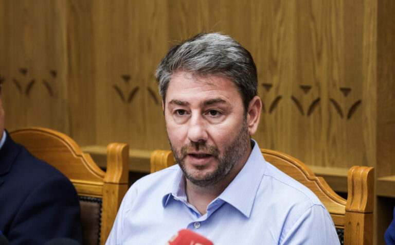 Ανδρουλάκης: «Καλούν νεκρούς και όχι τους ζωντανούς» για τον ΟΠΕΚΕΠΕ – Δεν αντέχει άλλη ακρίβεια ο ελληνικός λαός