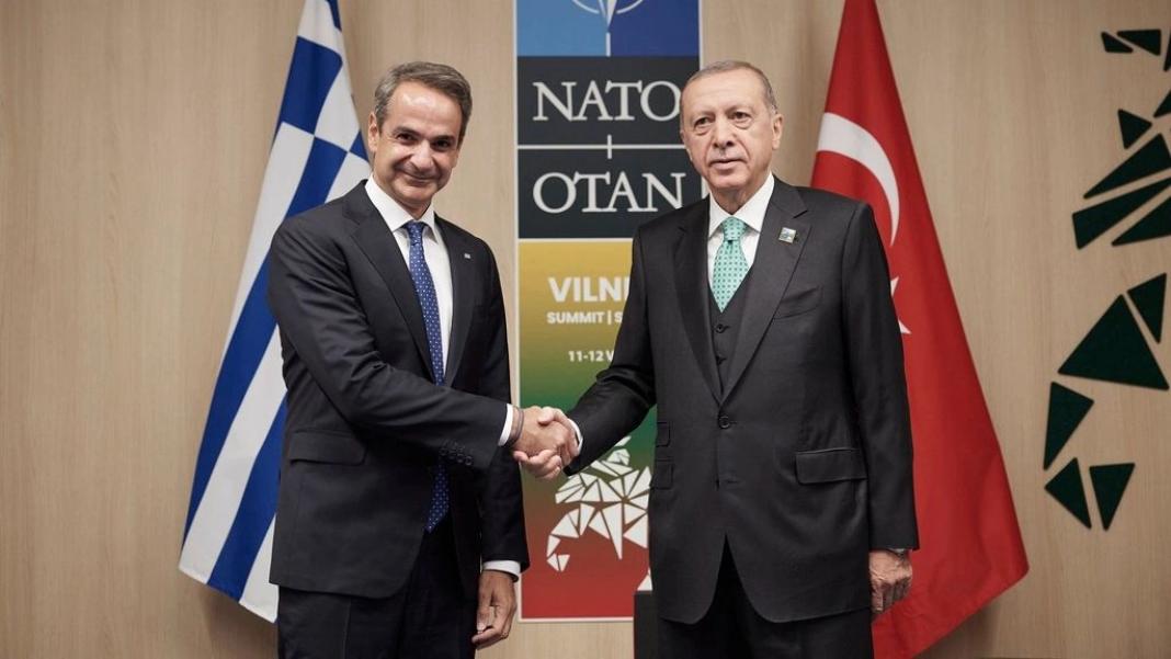 Συνάντηση Μητσοτάκη – Ερντογάν εν μέσω τουρκικών προκλήσεων: Τα μηνύματα της Αθήνας