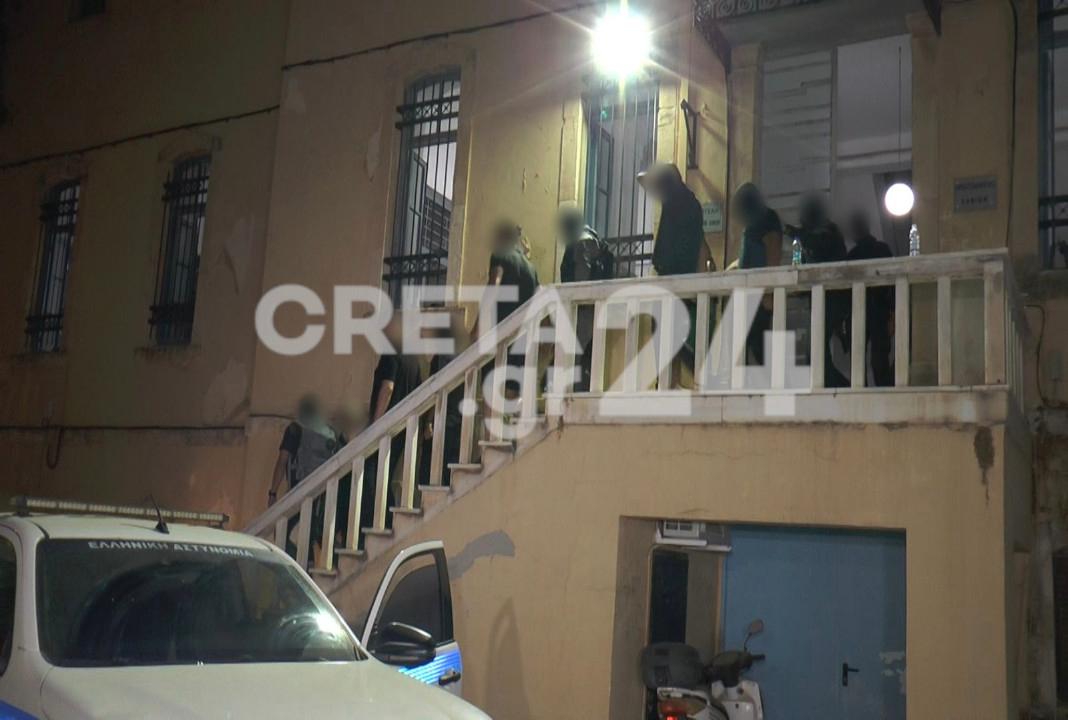 Μαφία της Κρήτης: Προθεσμία για να απολογηθούν έλαβαν οι συλληφθέντες – Τα φωτογραφικά κλικ της προσαγωγής