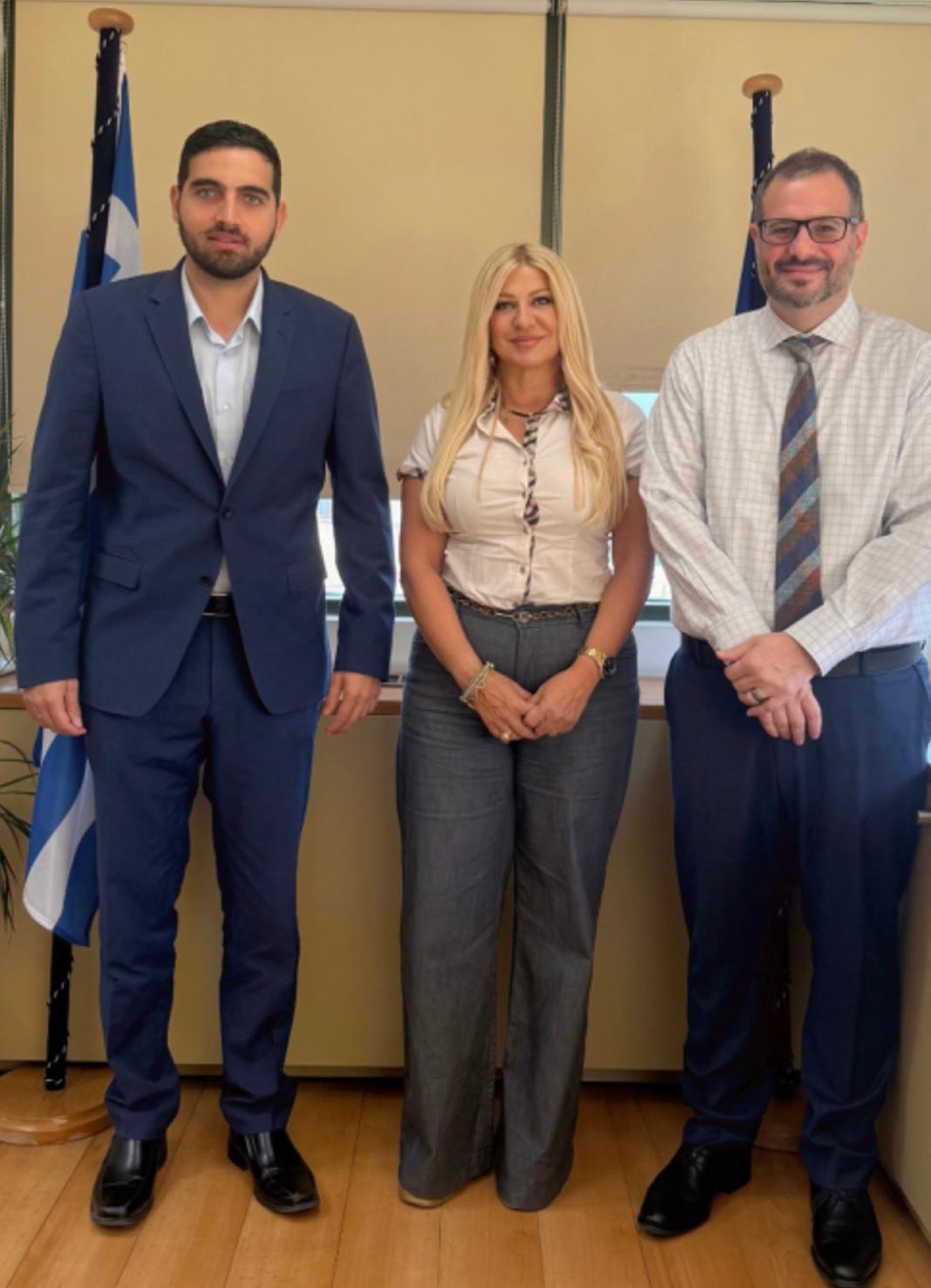 Ο Κωνσταντίνος Κεφαλογιάννης στον Υφυπουργό Περιβάλλοντος και Ενέργειας, Νίκο Τσάφο