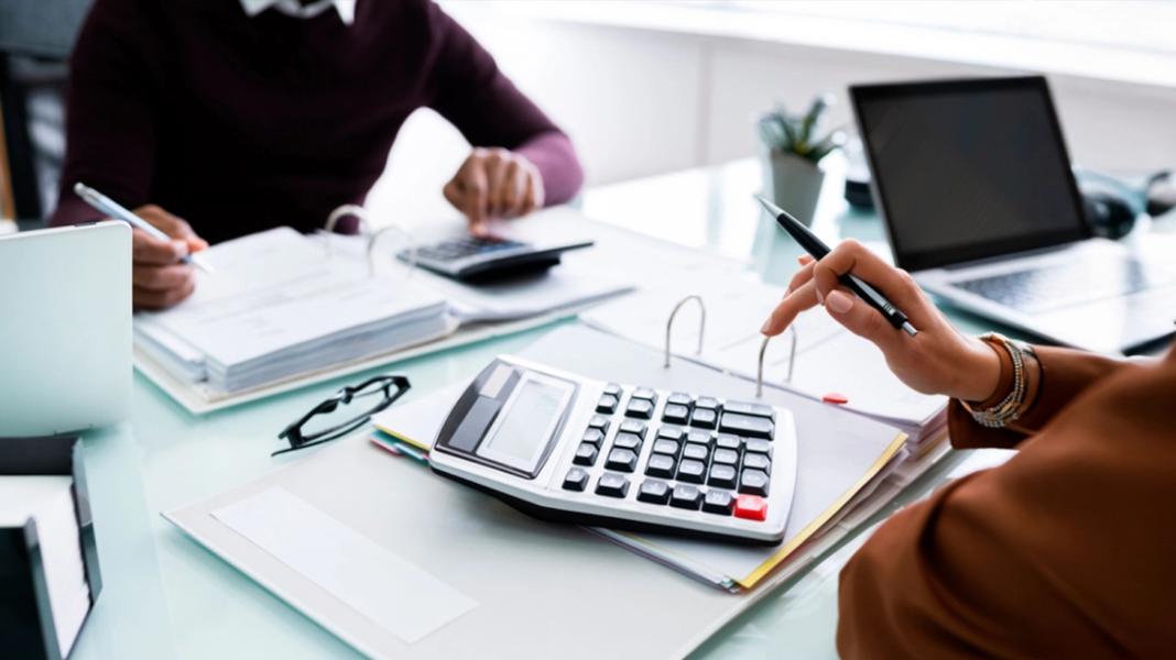 ΑΑΔΕ: Υποχρεωτική από 2 Φεβρουαρίου 2026 η ηλεκτρονική τιμολόγηση στις συναλλαγές μεταξύ επιχειρήσεων